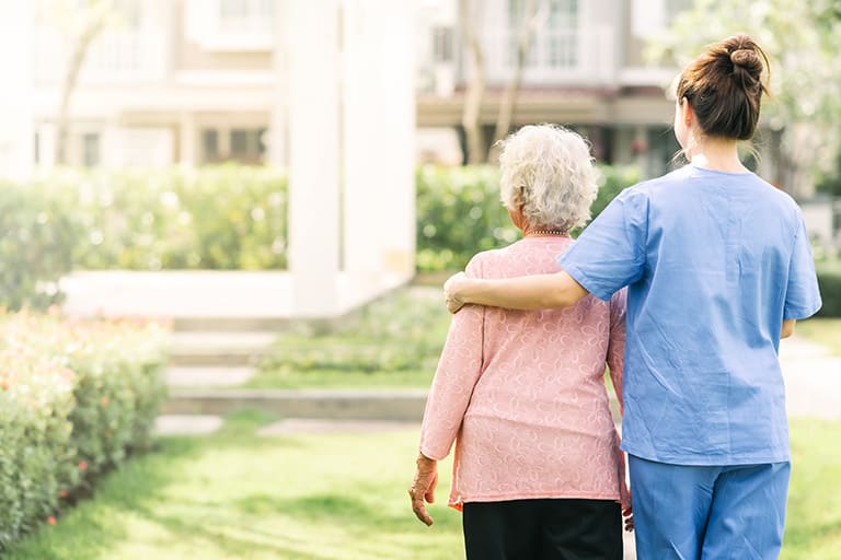 Formarsi alla relazione di aiuto per la persona anziana